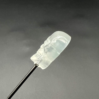 Side view of clear skull tip