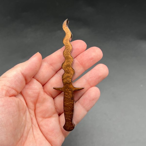 Bronze-brown resin dagger