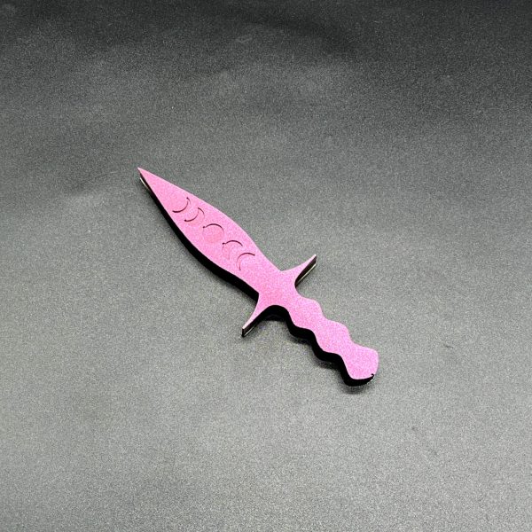 Black resin dagger with pink colorshift glitter